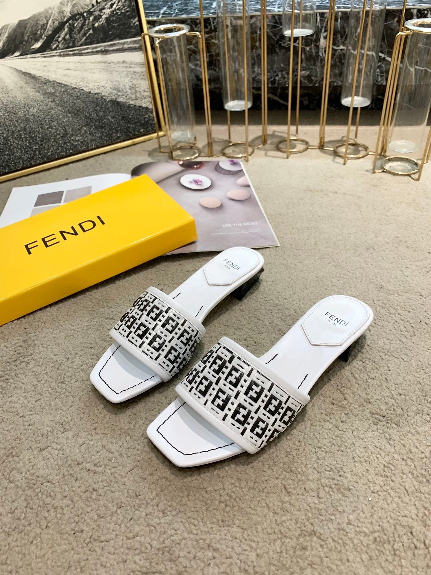 FENDI FF 2022 New Women Fashion Leather Casual High Heeled Shoes Flat Sandal Slippers