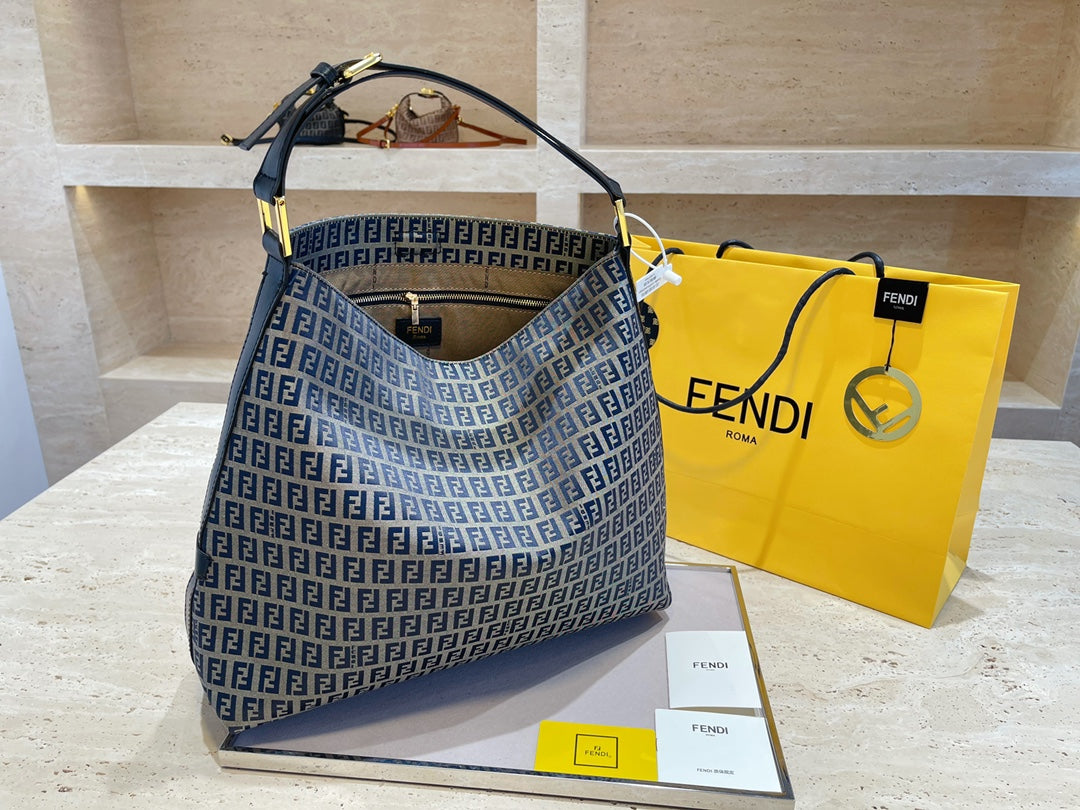 Fendi Women's Tote Bag Handbag Shopping Leather Tote Crossbody 041