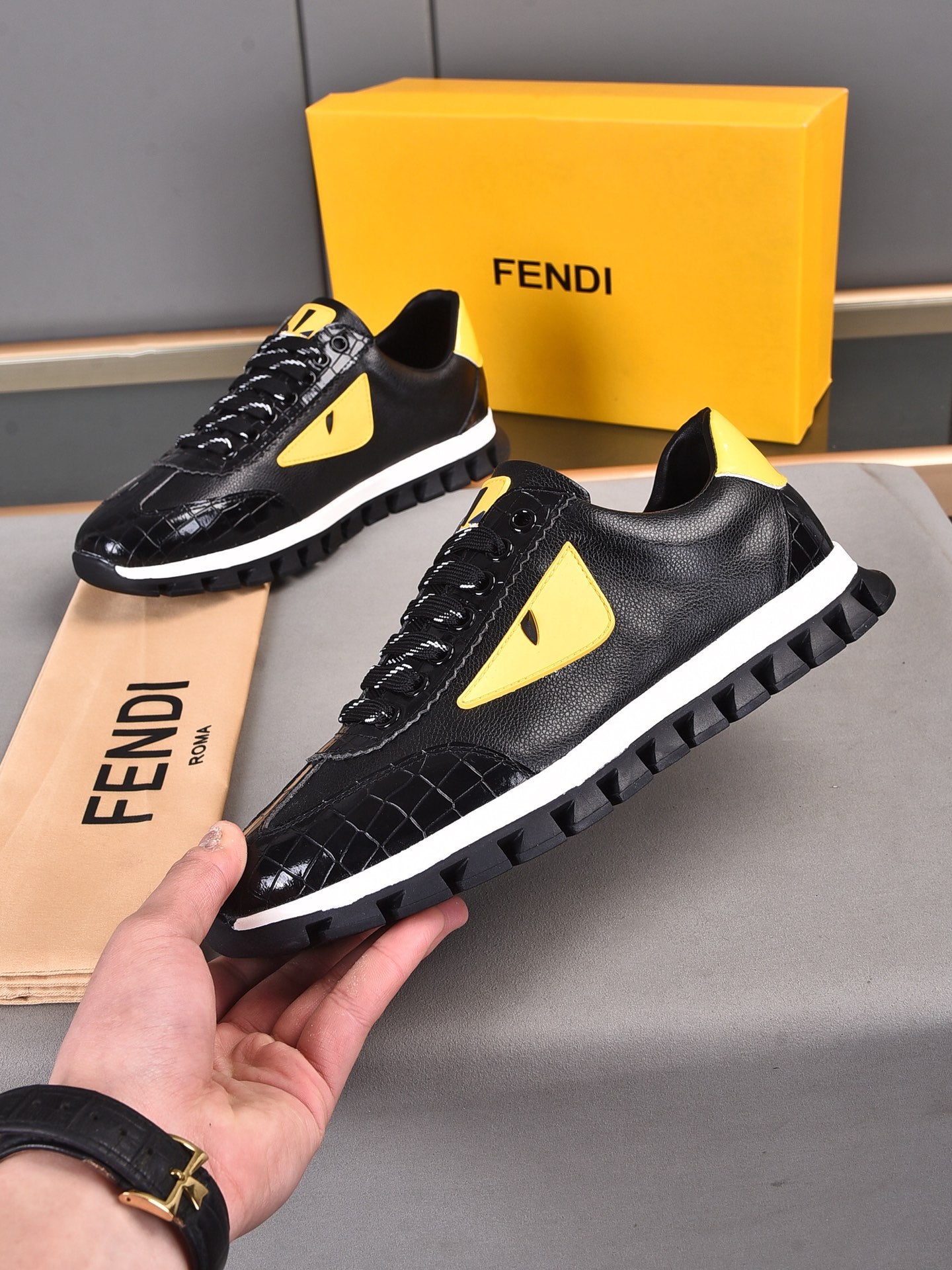 Fendi Woman's Men's 2022 New Fashion Casual Shoes Sneaker Sport Running Shoes 02234