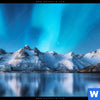Acrylglasbild Nordlichter Und Schneebedeckte Berge Panorama Zoom