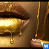Leinwandbild Goldene Lippen Hochformat Zoom