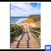 Spannbild Holztreppe Zum Einsamen Strand Hochformat Motivvorschau