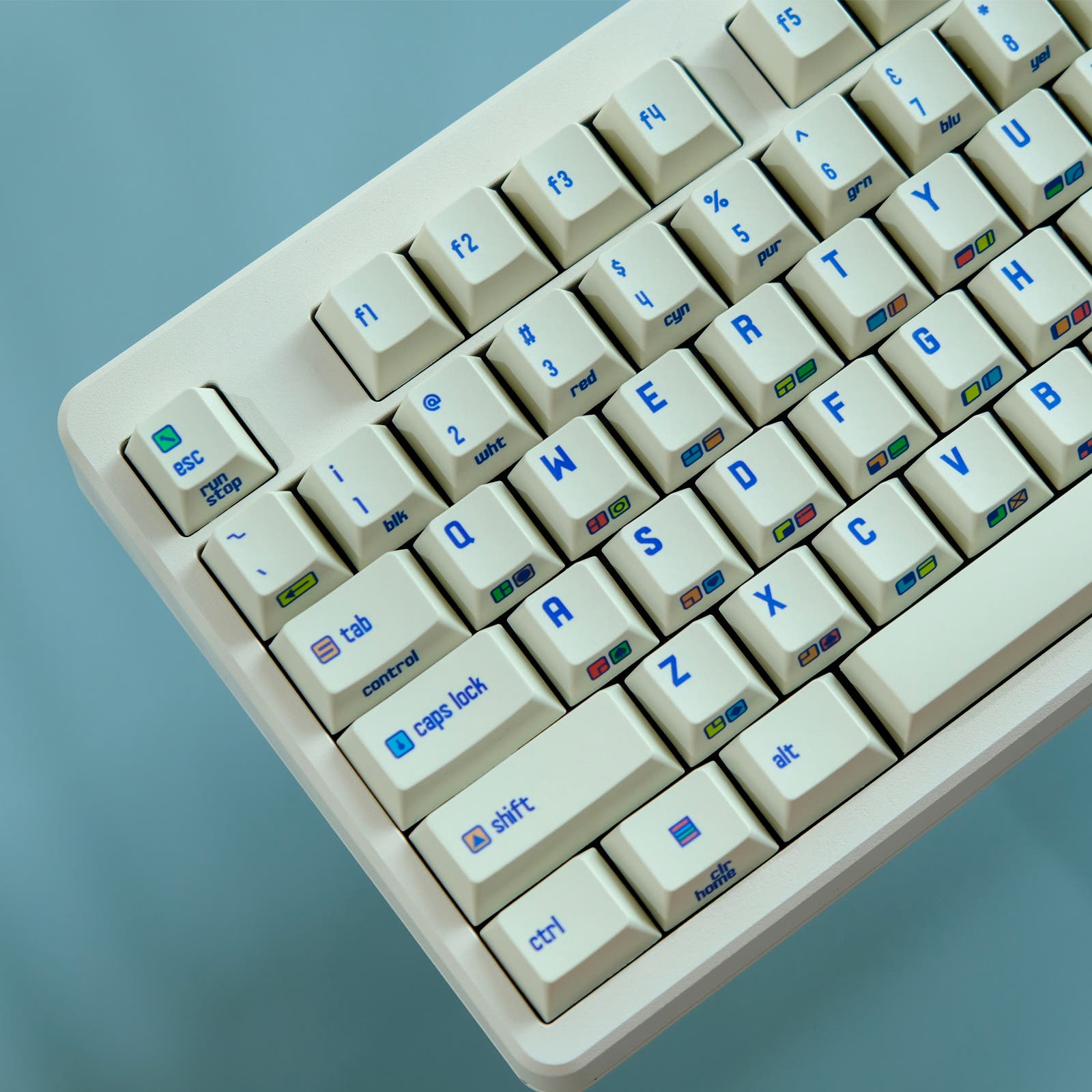 C64 DYE-SUBBED PBT KEYCAP SET