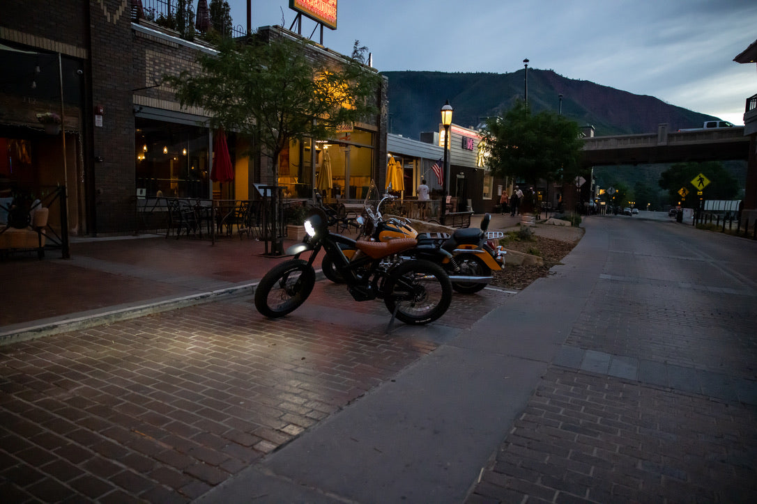 Integrated Lights | Light your evening rides with the integrated headlight equipped with multiple lighting settings, as well as an integrated taillight.