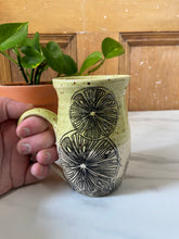 Load image into Gallery viewer, Citrus Mug in Light Green
