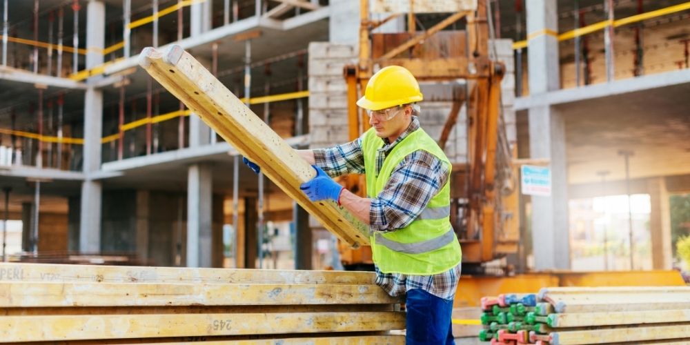 construction worker wearing well-fit high visibility safety vest