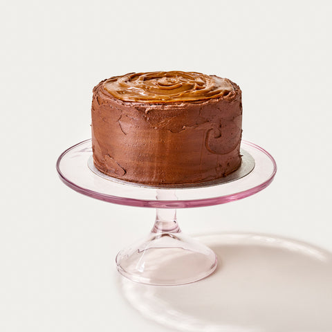 Recipe chocolate layer cake with berry jam