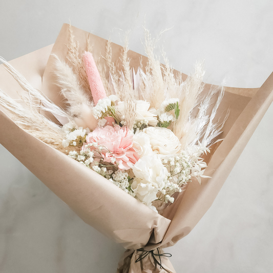 Creamy Beige & Whites Bouquet – Plantita & Co. Bloom Bar & Studio