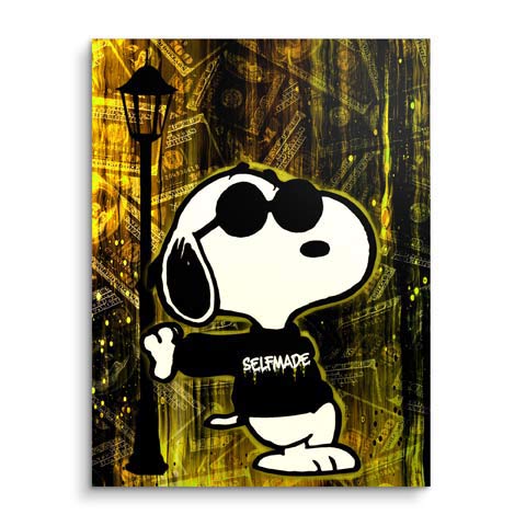 Wall mural with self-made Snoopy by ARTMIND
