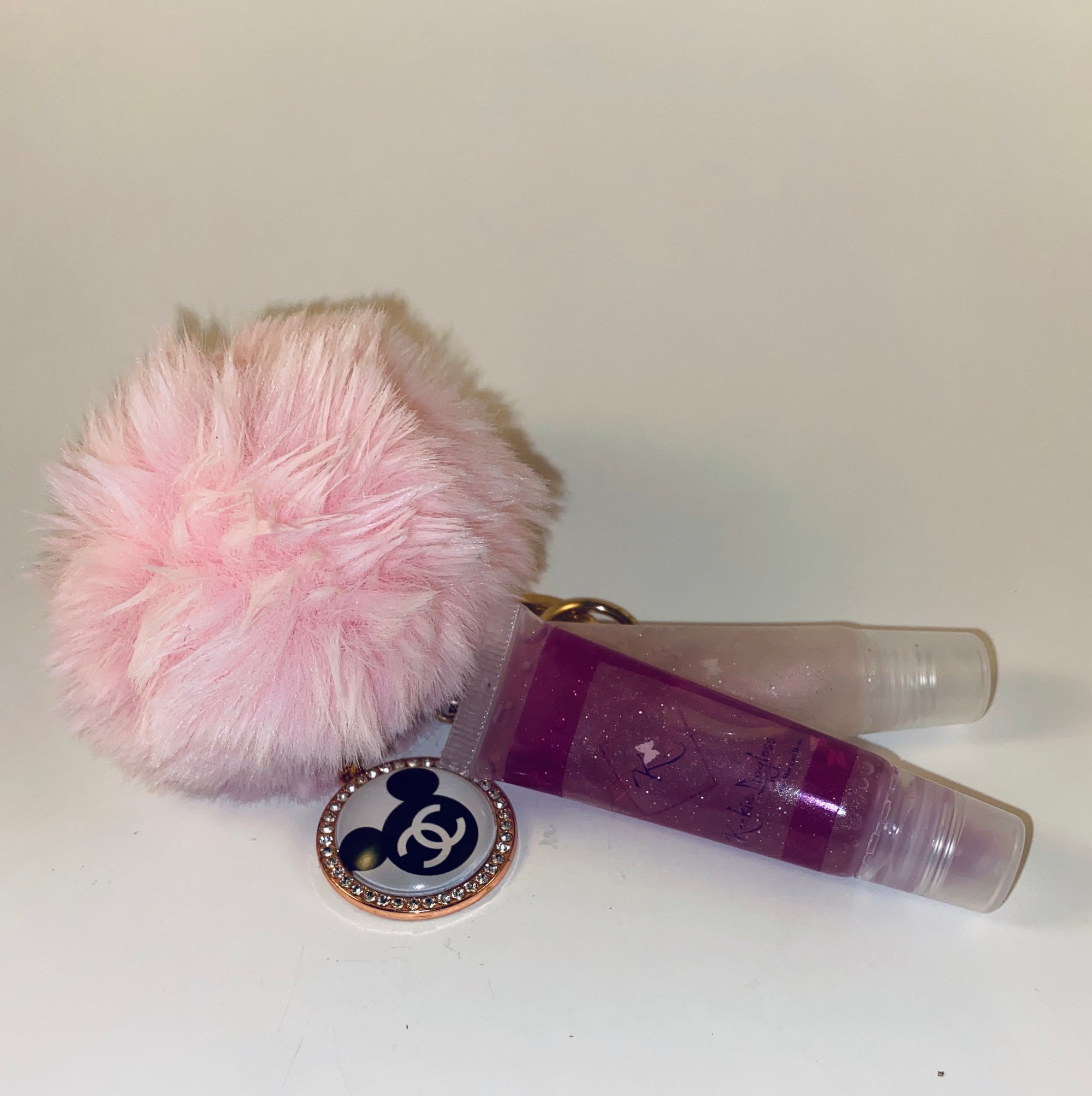 gucci pom pom keychain