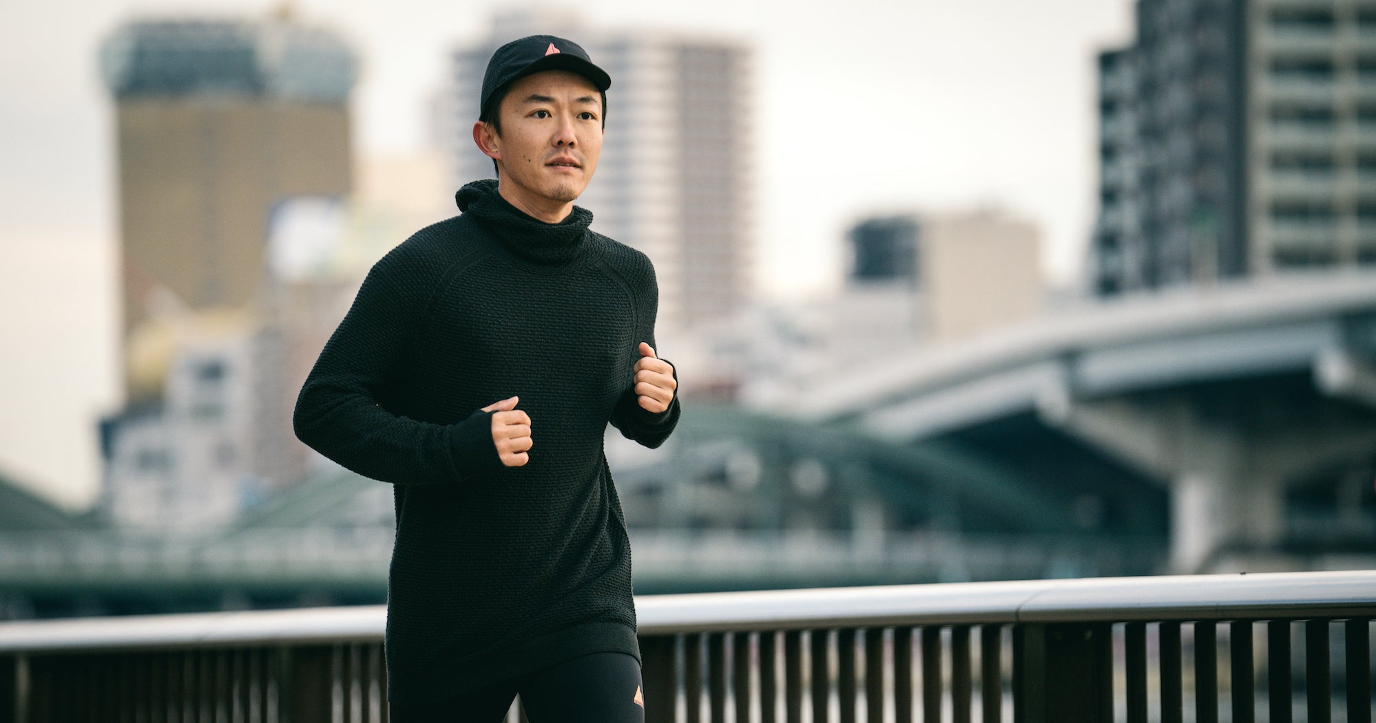 MERINO AIR HOODYの持つ汎用性についてヘビーユーザーのKentaroさんに 