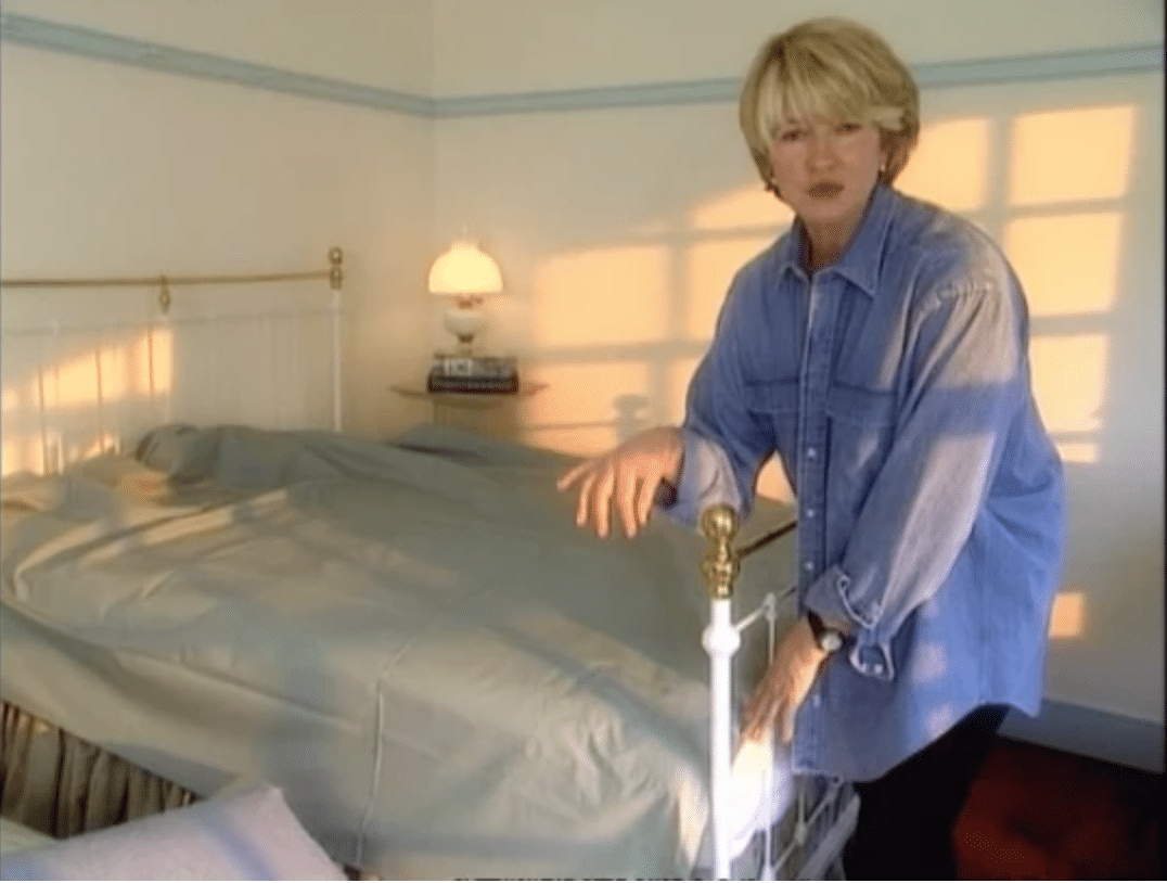 Martha Stewart makes proper bed 1