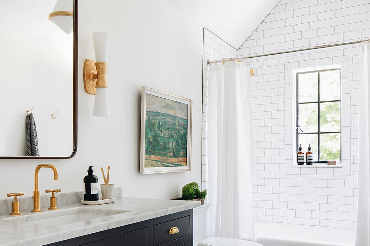 21 Stunning Bathroom Window Treatment Ideas for Style and Privacy ...