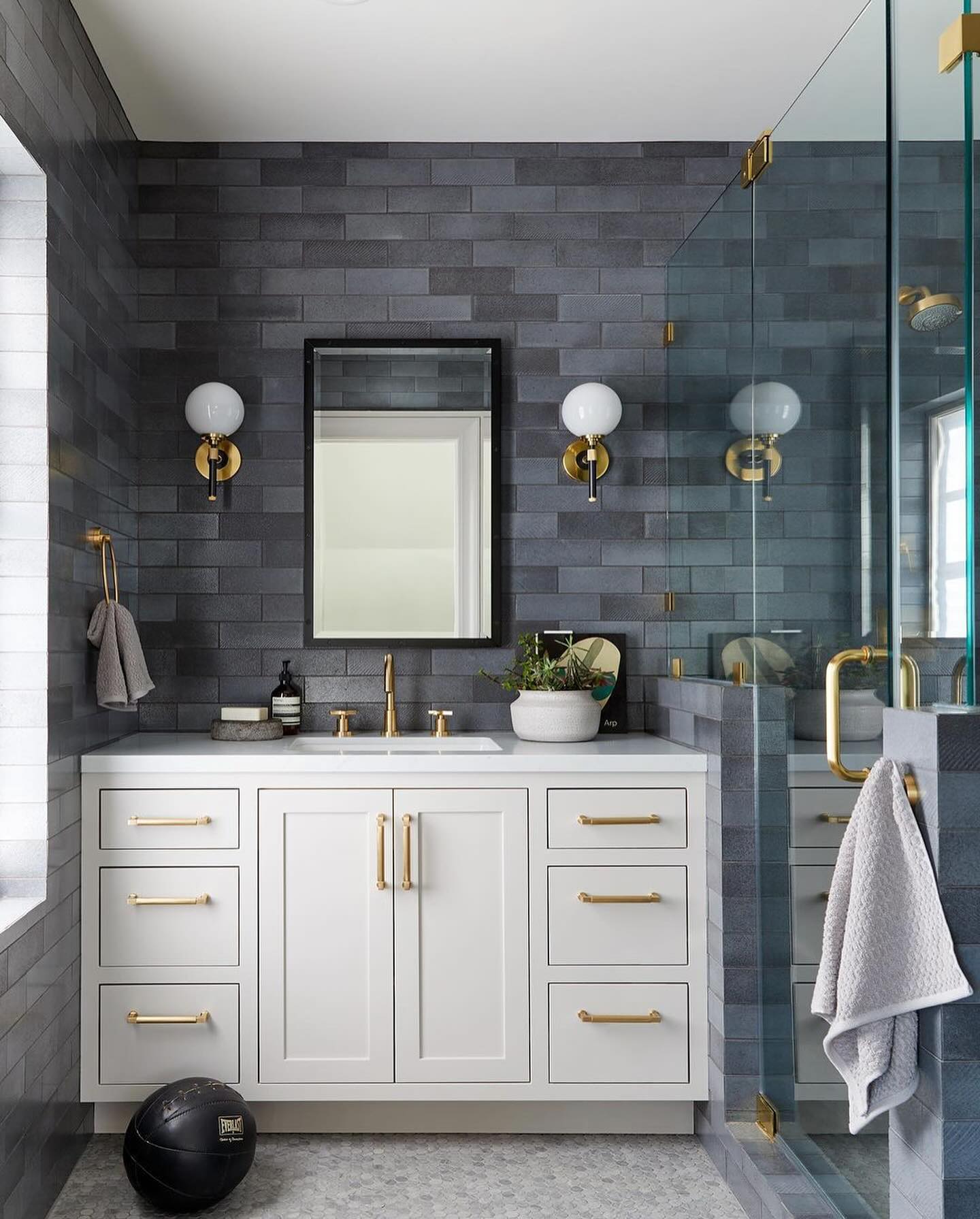 modern bathroom mirror ideas