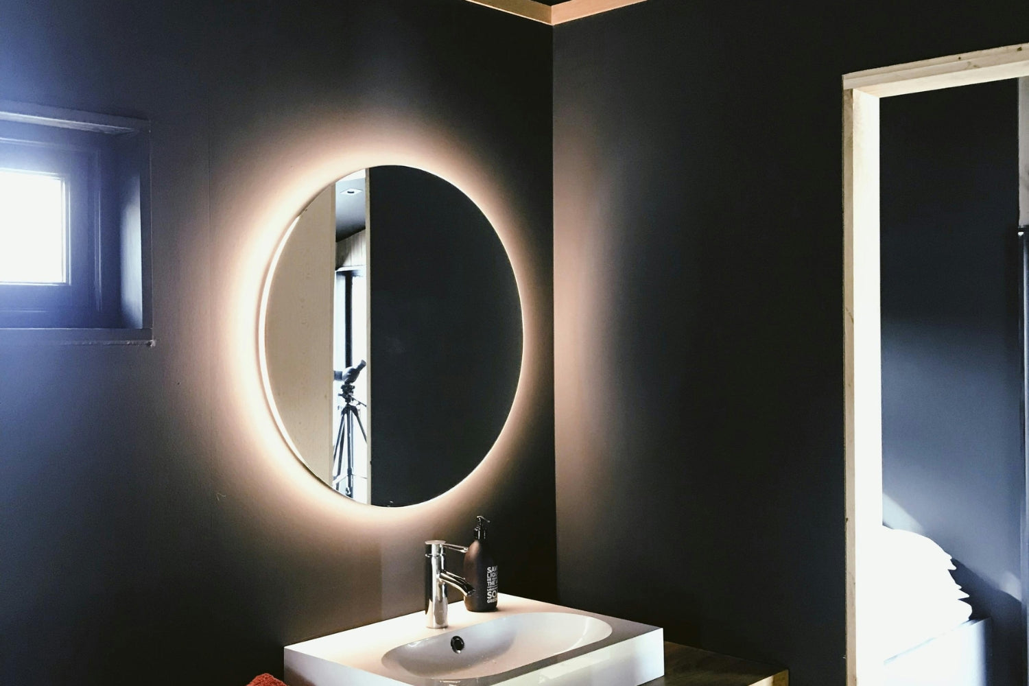 black bathroom ideas