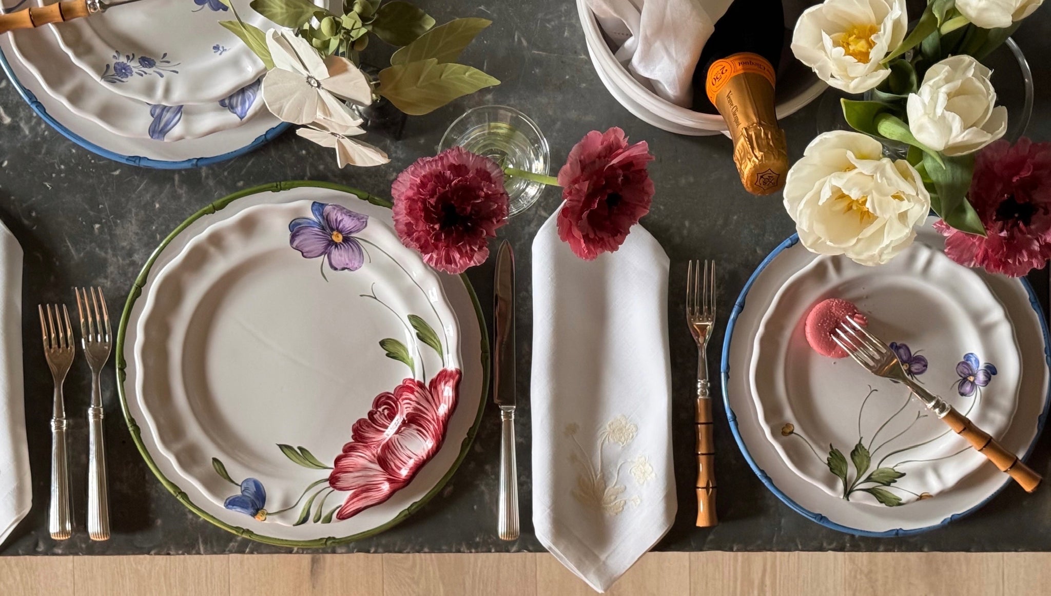 Camaieu Grande Table Setting