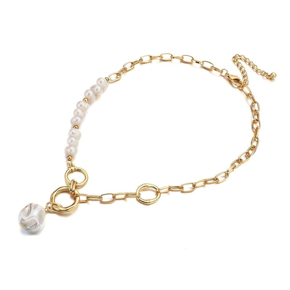 Beatriz Pearl Necklace