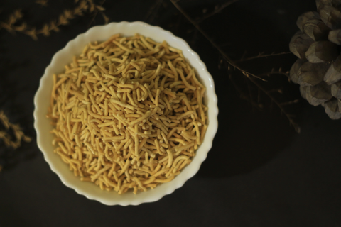 A bowl filled with Ujjaini sev