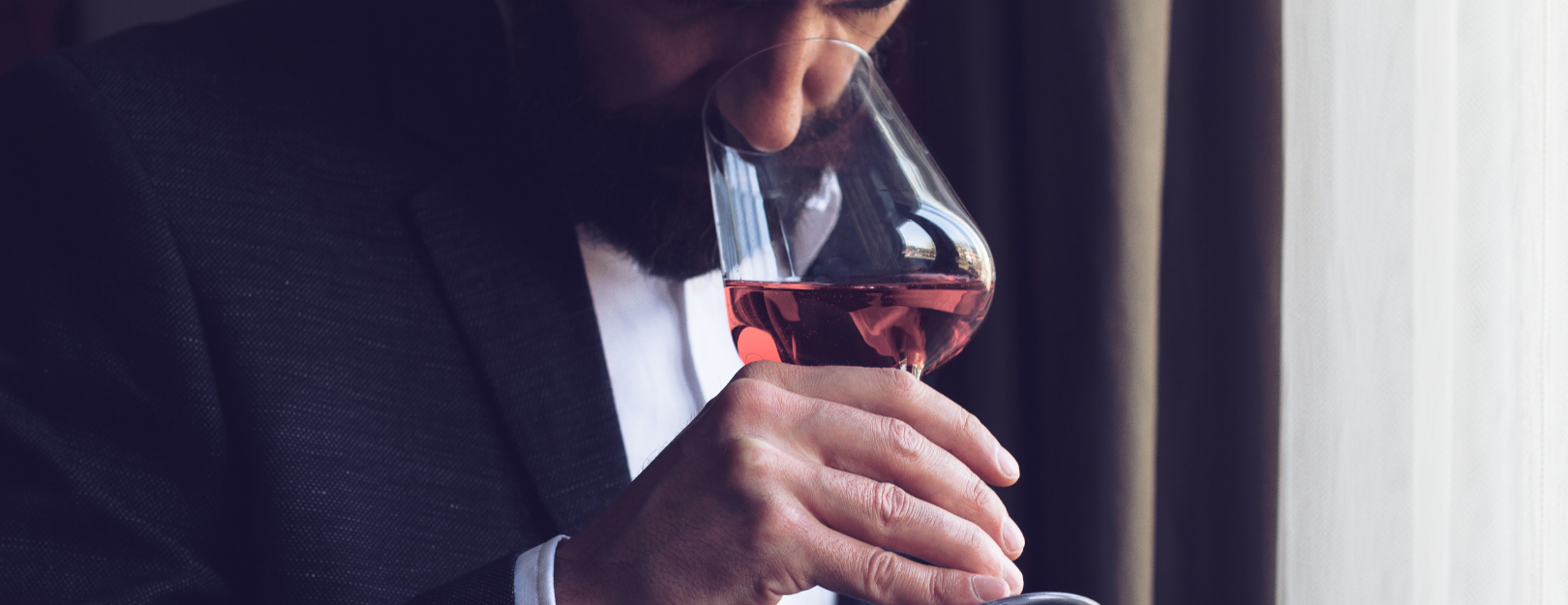 how to smell wine during a wine tasting 