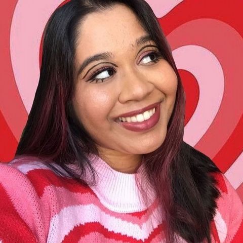 Fabliha Anbar wearing a heart sweater