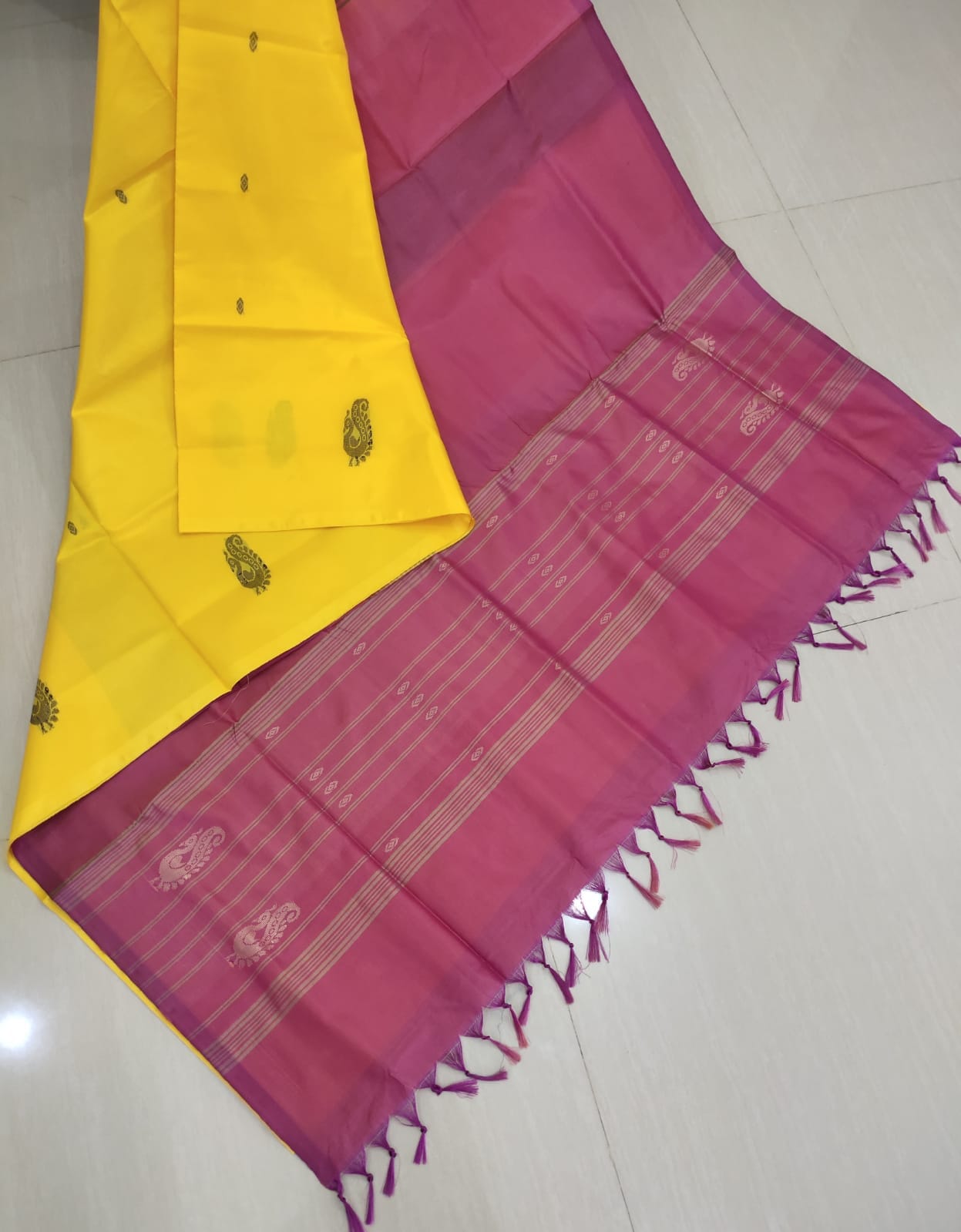 Banana silk saree pink and navy blue with batik butta prints and corci –  Prashanti Sarees