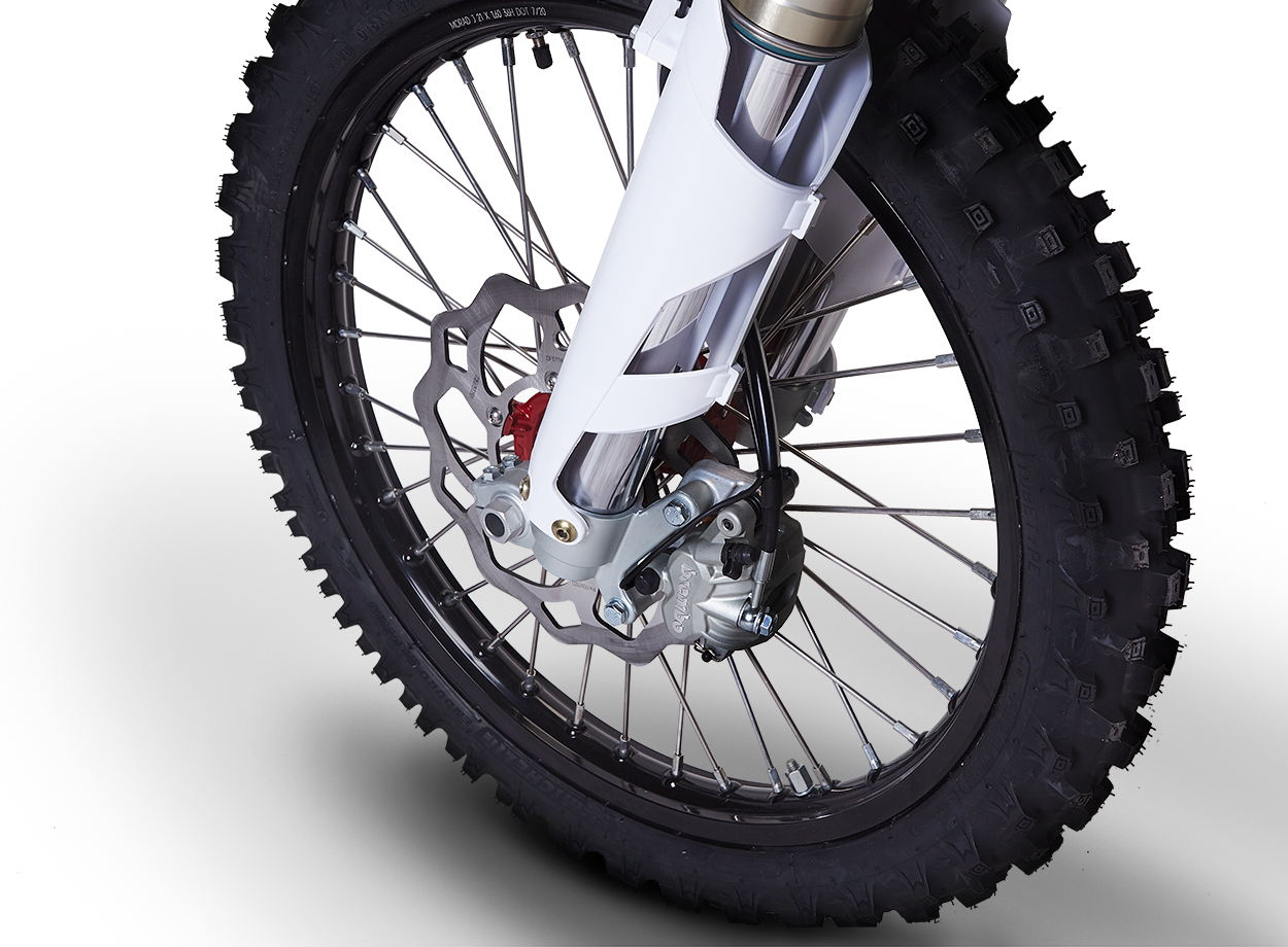 AJP SPR 240 Enduro front wheel detail