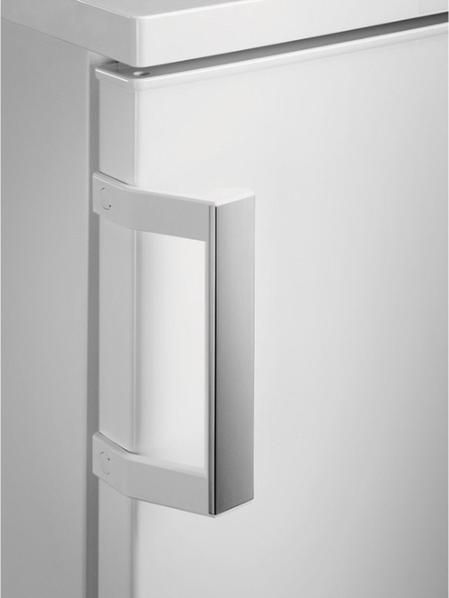 AEG RTB413D1AW combi fridge Freestanding 130 l D White - Return deal