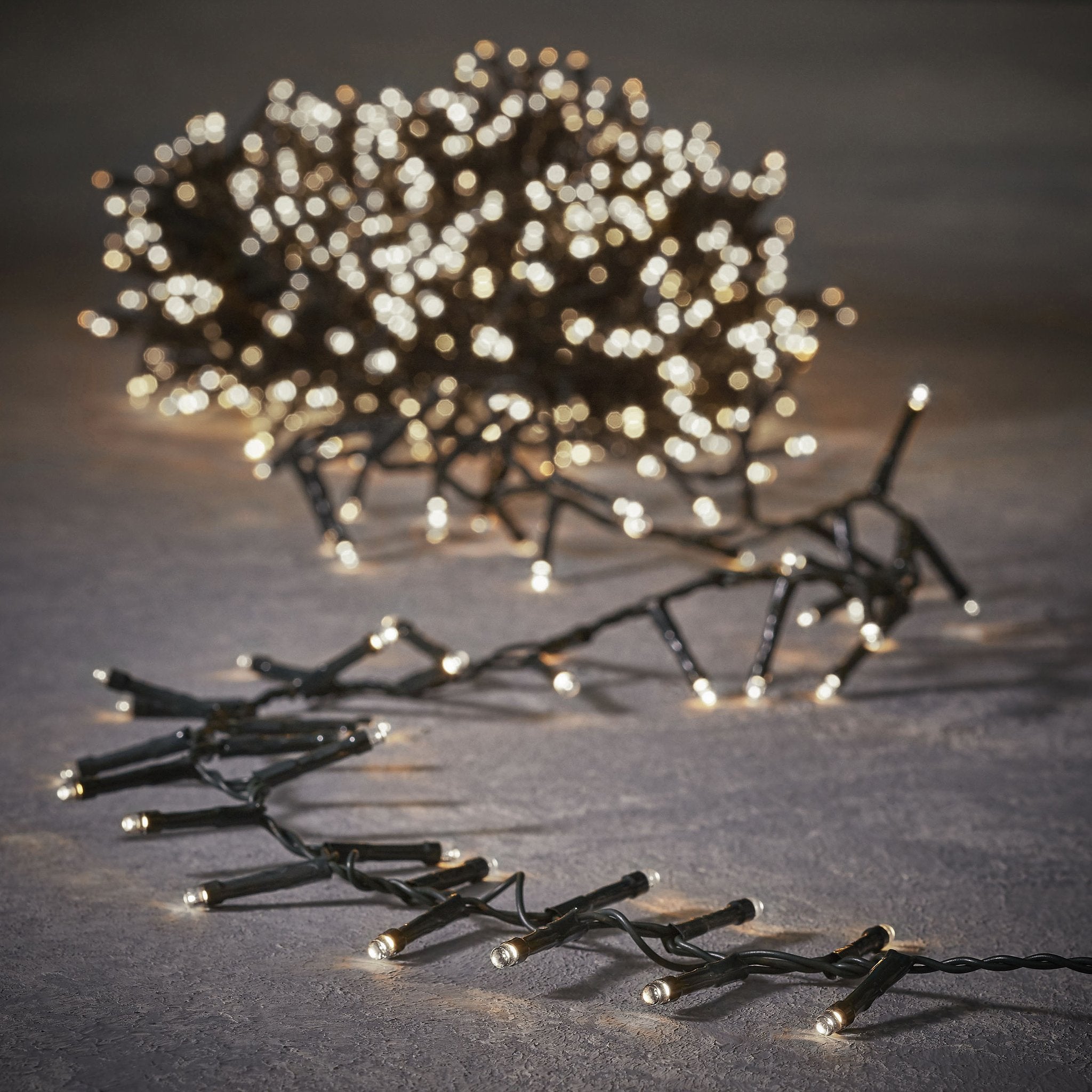 Luca Lighting Snake Light Christmas Tree Lighting with 550 LED Lights - L1100 cm - Classic White
