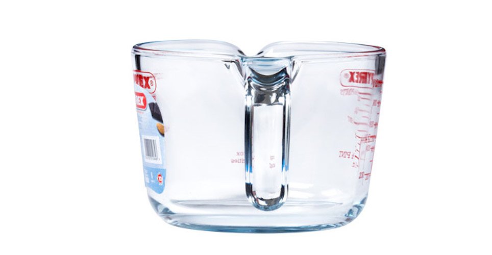 Pyrex Classic Prepware Measuring Cup and Lid 1 liter