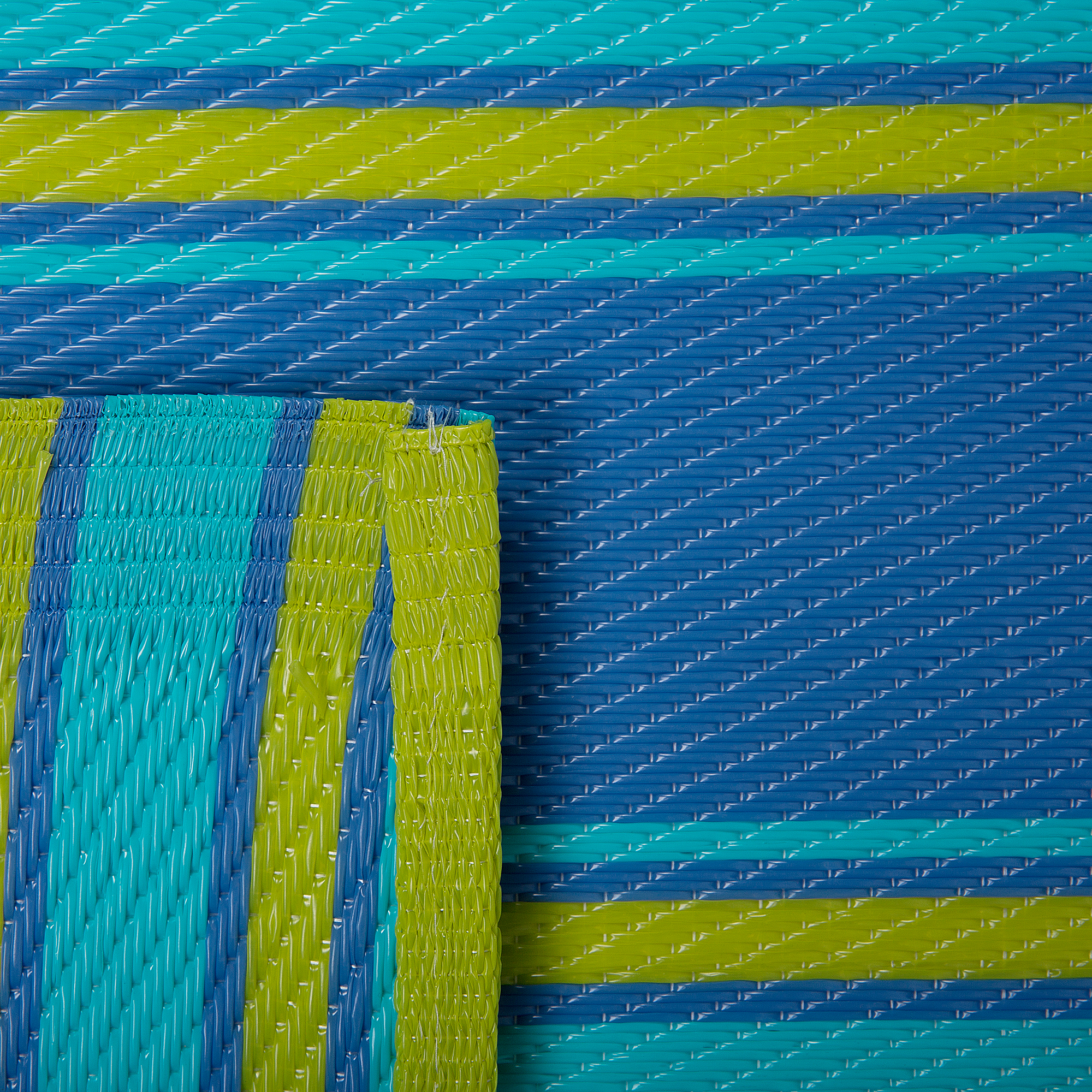 Beliani ALWAR - Outdoor kleed - Blauw - 120 x 180 cm - Polypropyleen