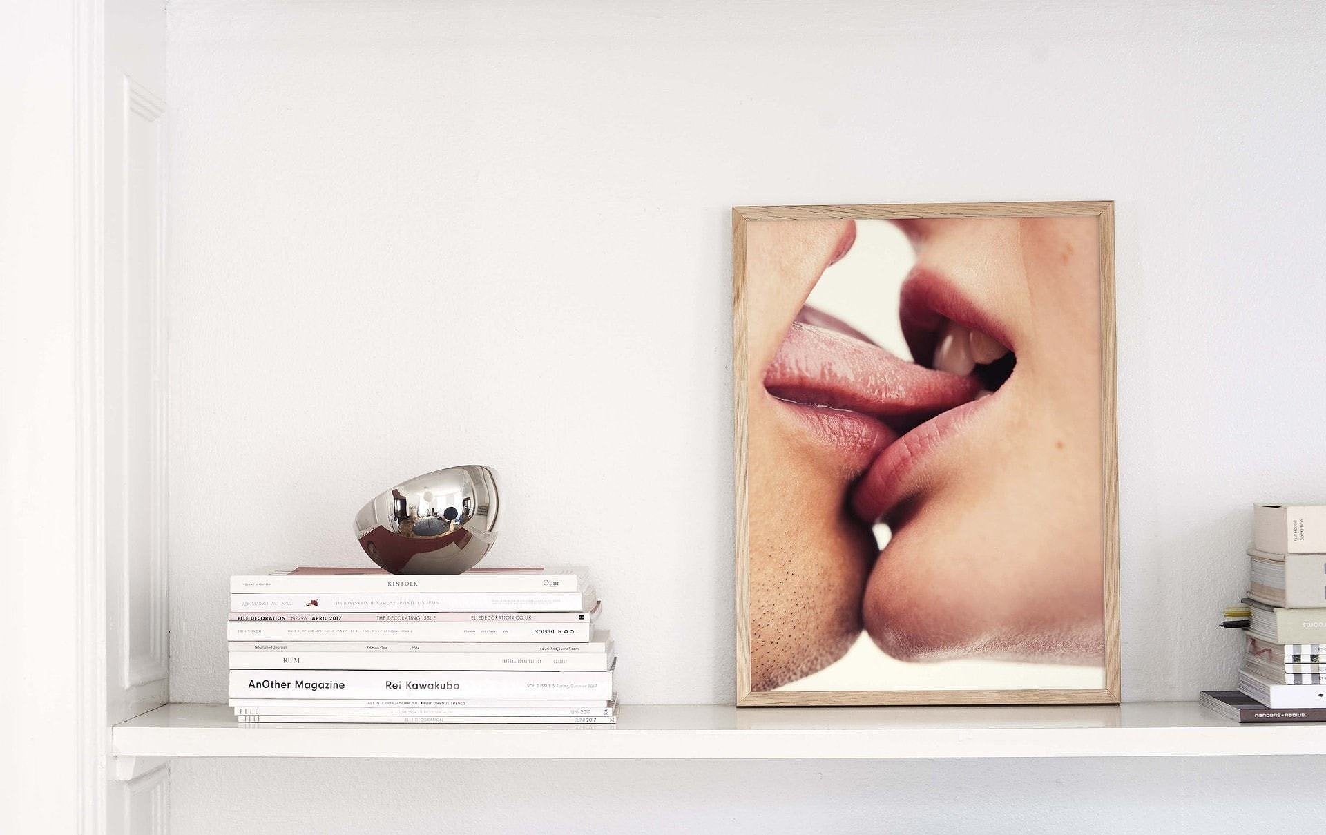 Paper Collective Poster Henrik Bülow The Kiss I 50x70cm