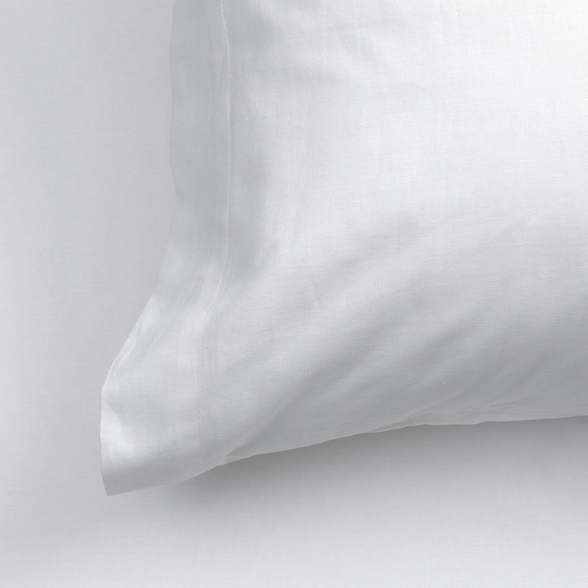 Happy Friday Pillow cover Basic 200 TC 50x75 cm (x2) White