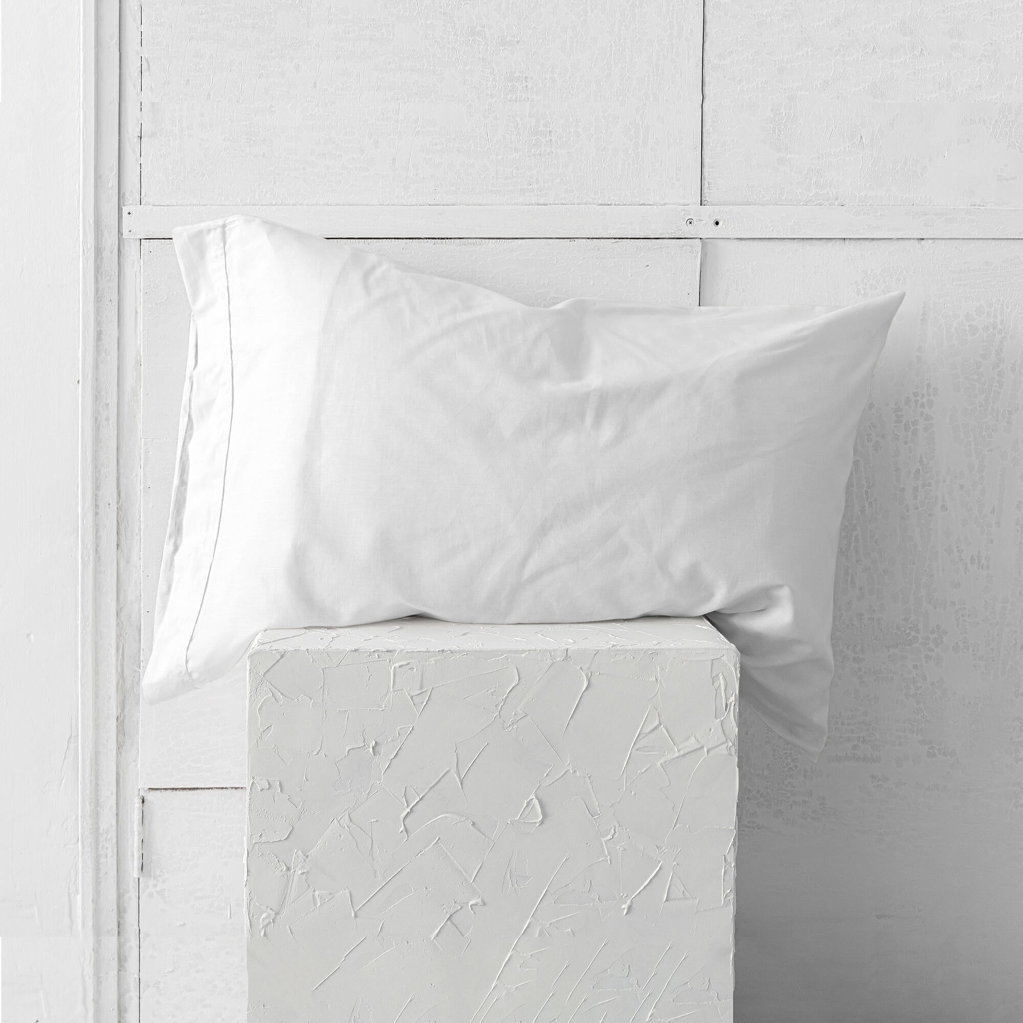 Happy Friday Pillow cover Basic 200 TC 60x70 cm White