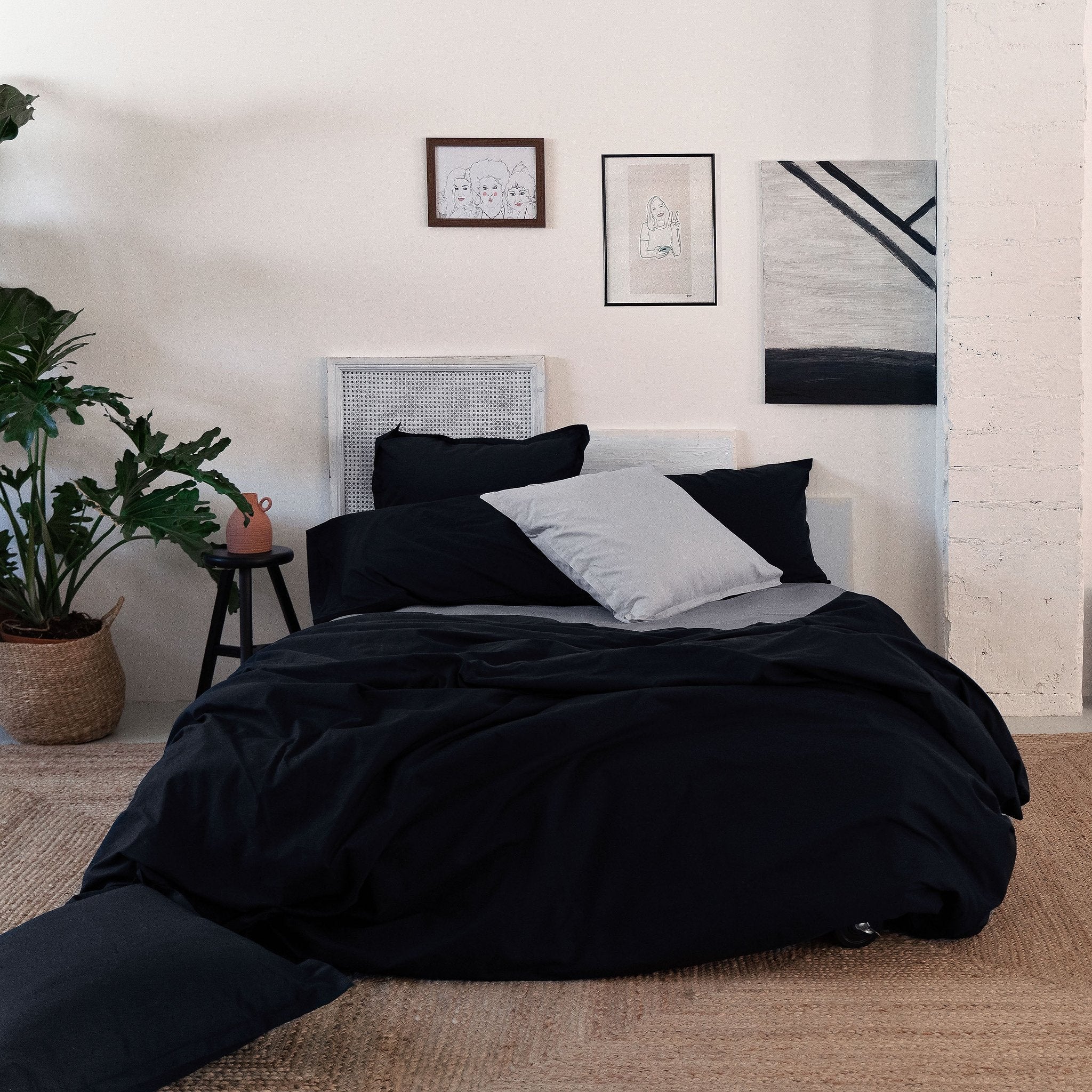 Happy Friday Duvet cover Basic 220x220 cm (Double) Black