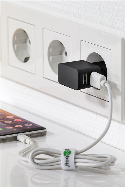 Goobay USB-C™ dual charging set 2.4 A - power supply unit with 2x USB socket and USB Type-C™ 1m cabl