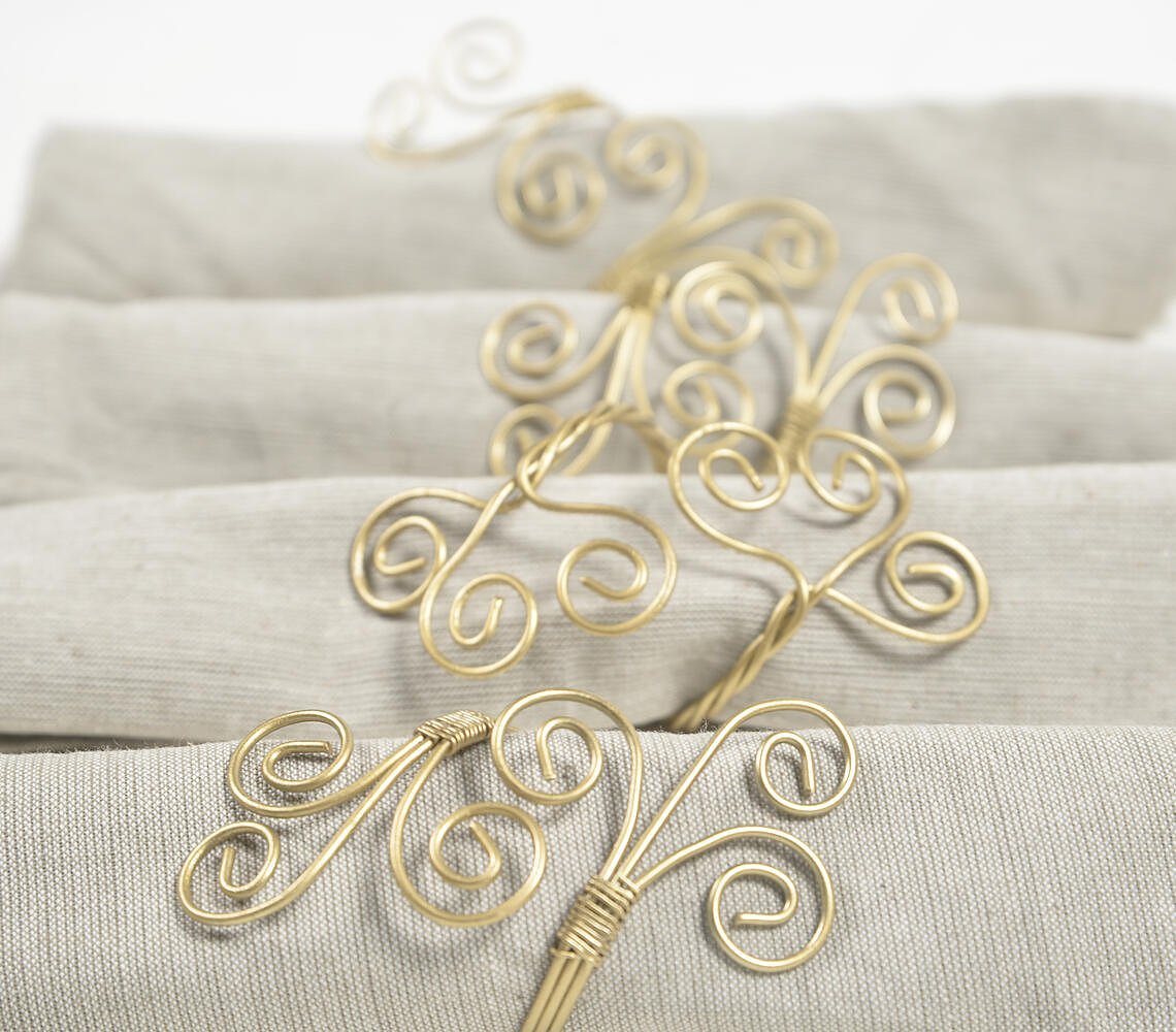 Coiled Metallic Wire Napkin rings (set of 4)