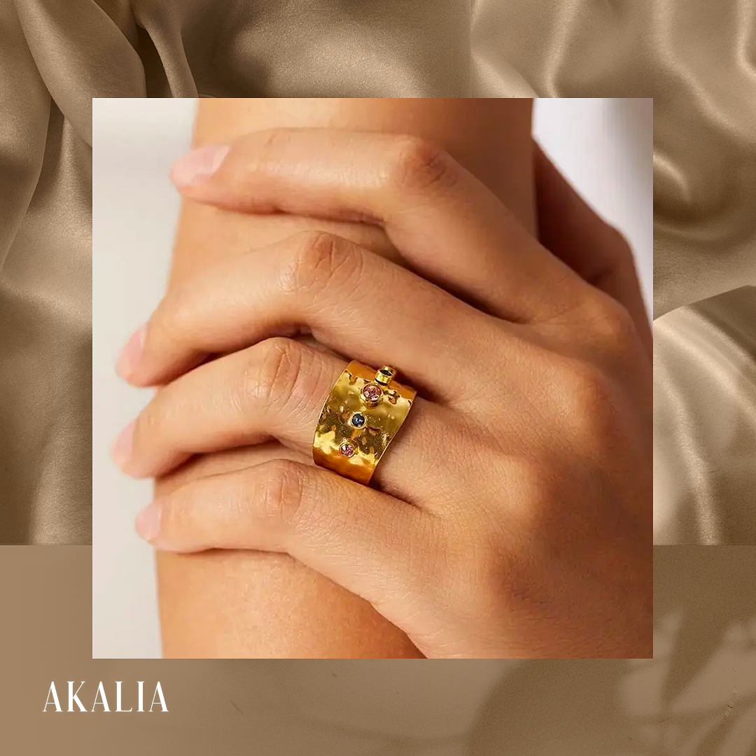 Akalia Cleo - 18 Carat Gold Plated Ring with Zirconia Stone - Adjustable ring for Ladies - Gold