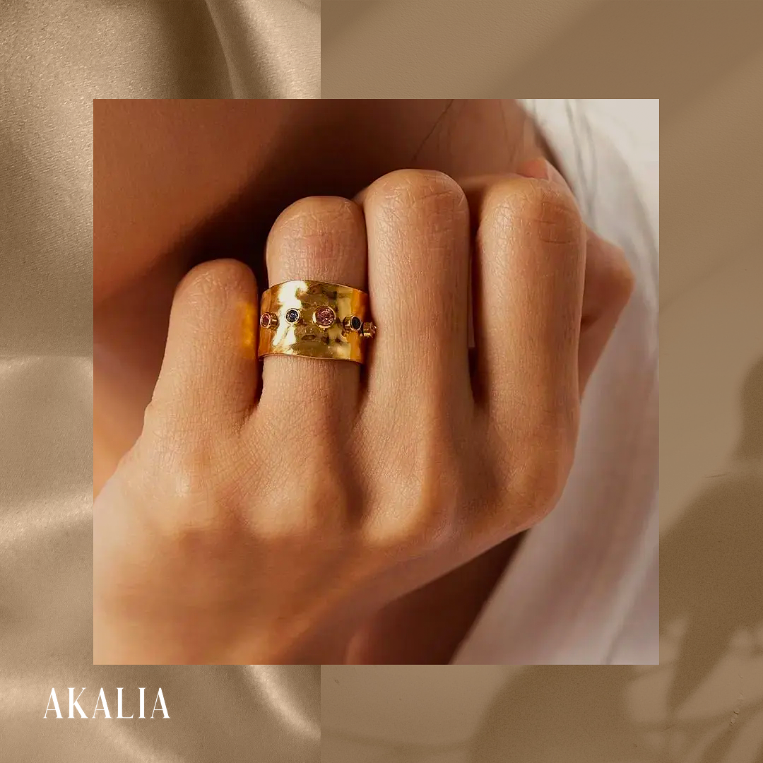 Akalia Cleo - 18 Carat Gold Plated Ring with Zirconia Stone - Adjustable ring for Ladies - Gold