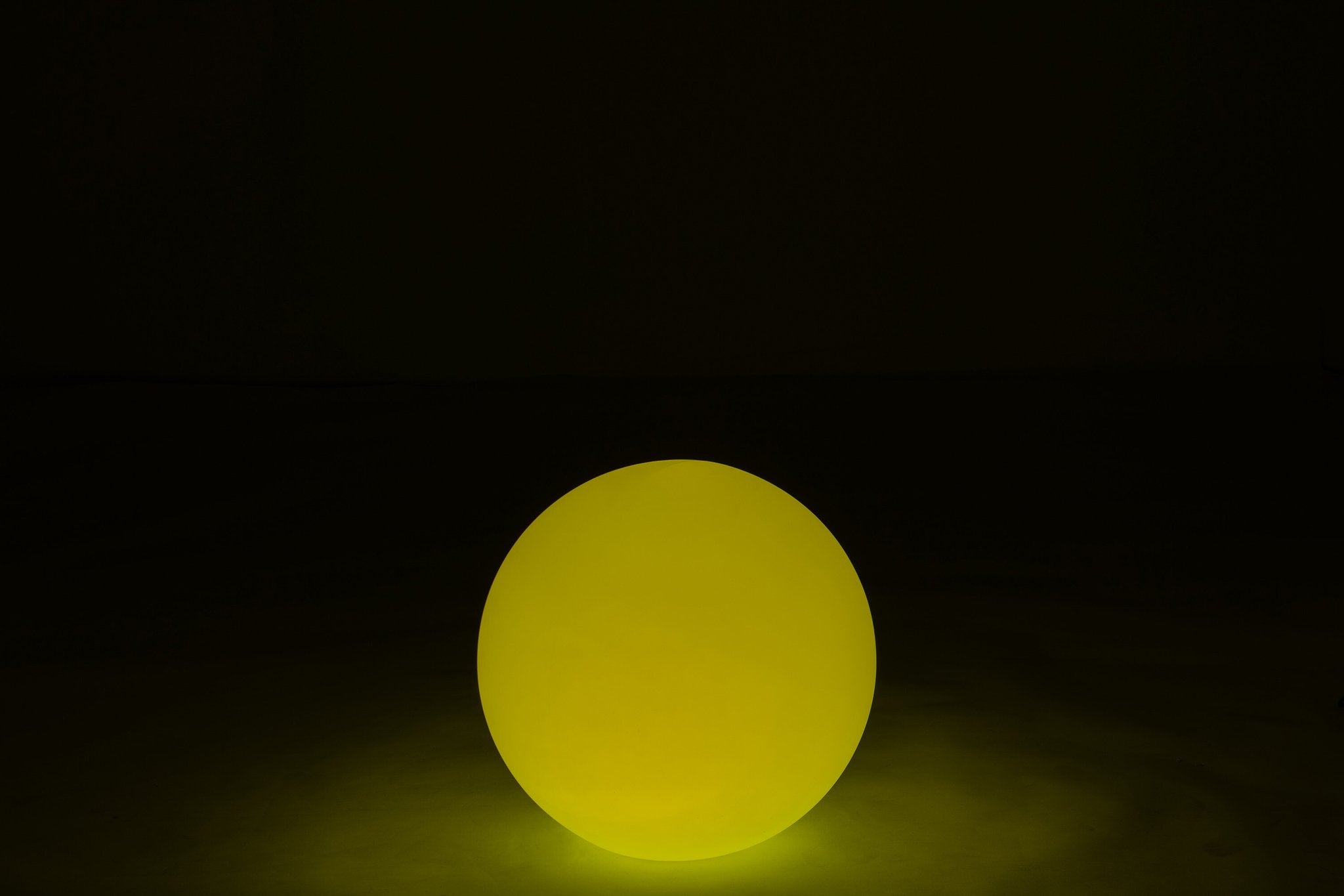 J-Line lamp Bol - kunststof- mix - medium LED lichtjes - tuinverlichting