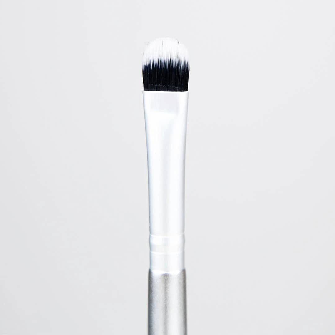 TheBalm Lid-Quid Eyeshadow Brush 1pc