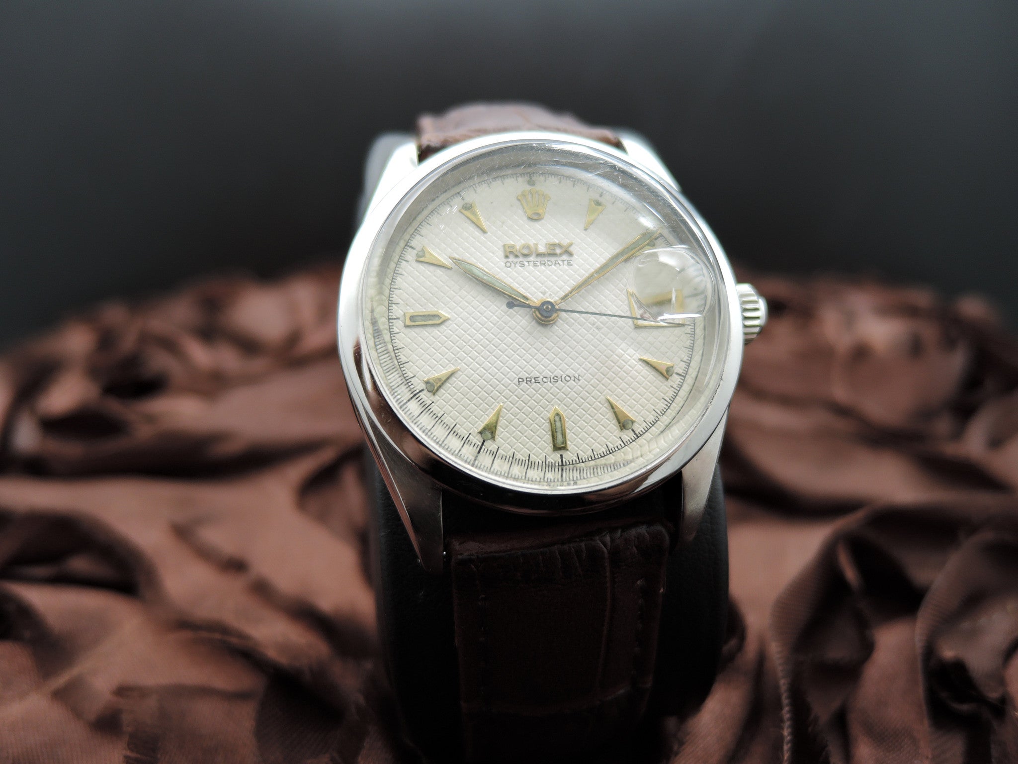 1954 Rolex OYSTERDATE 6294 Original Honeycomb Dial with ALL RED Date ...