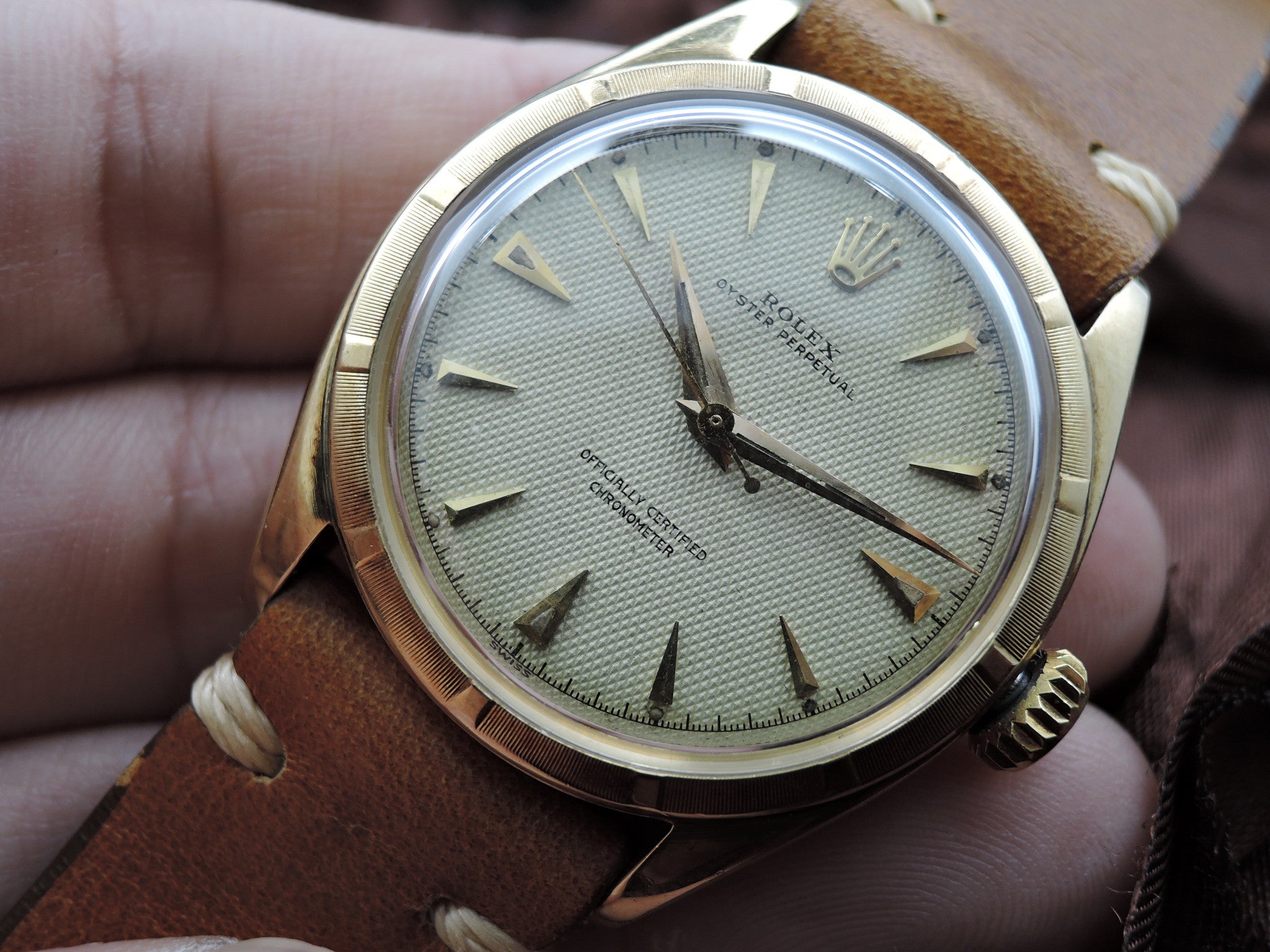 1953 Rolex OYSTER PERPETUAL 6085 14K Yellow Gold with Honeycomb Dial ...