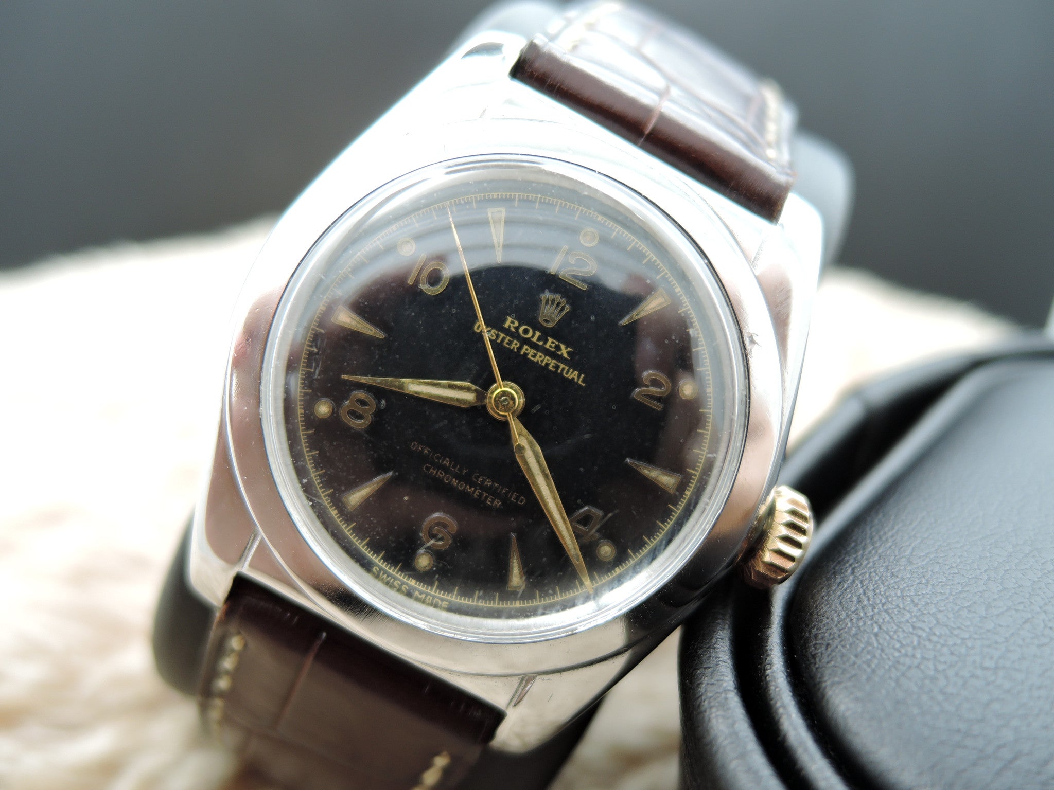 1943 Rolex BUBBLEBACK 2940 with Black Gilt Arabic Dial | Alex Pig ...