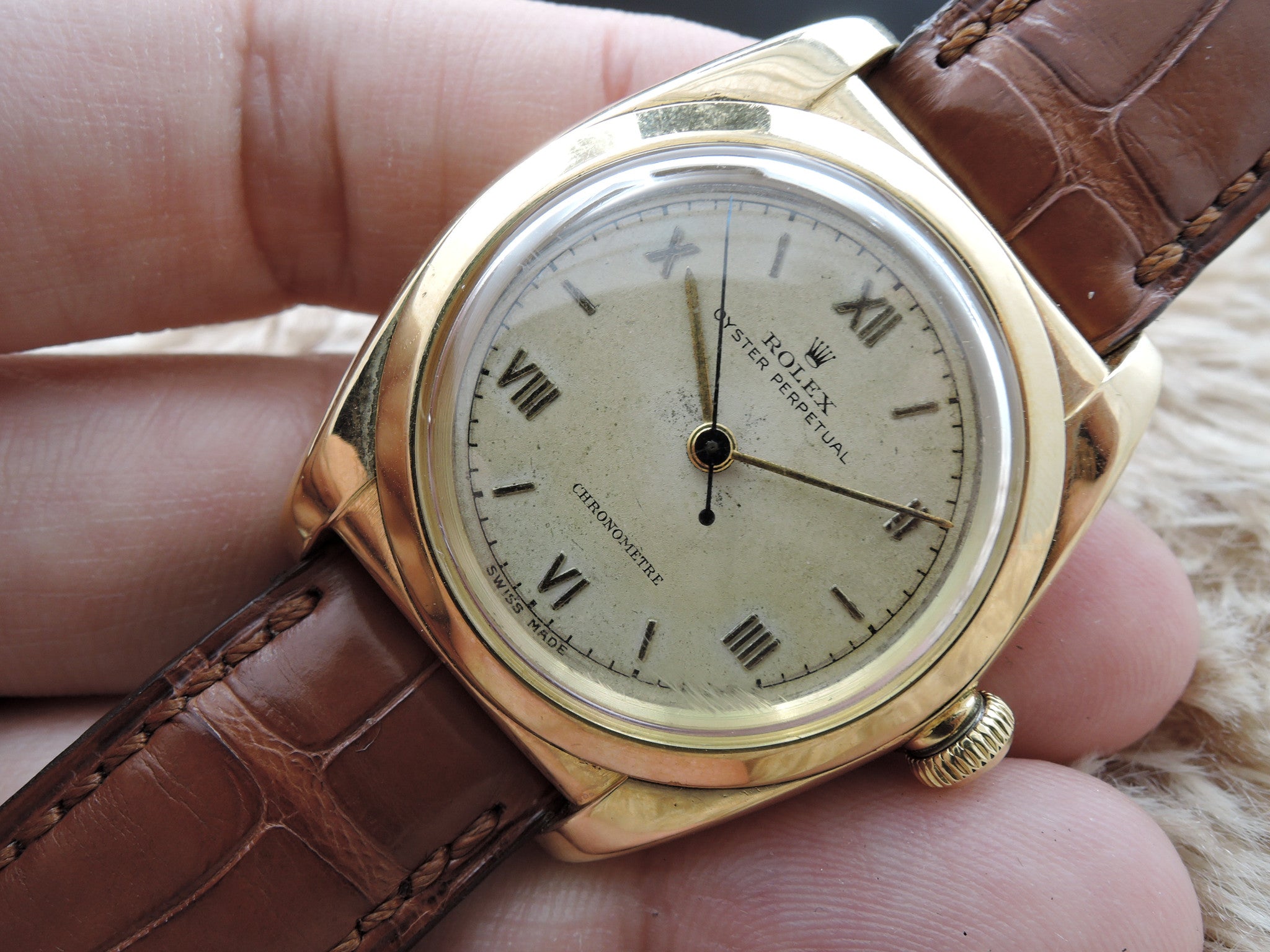 1946 Rolex BUBBLEBACK 3131 14K Yellow Gold with Raised Roman Dial ...