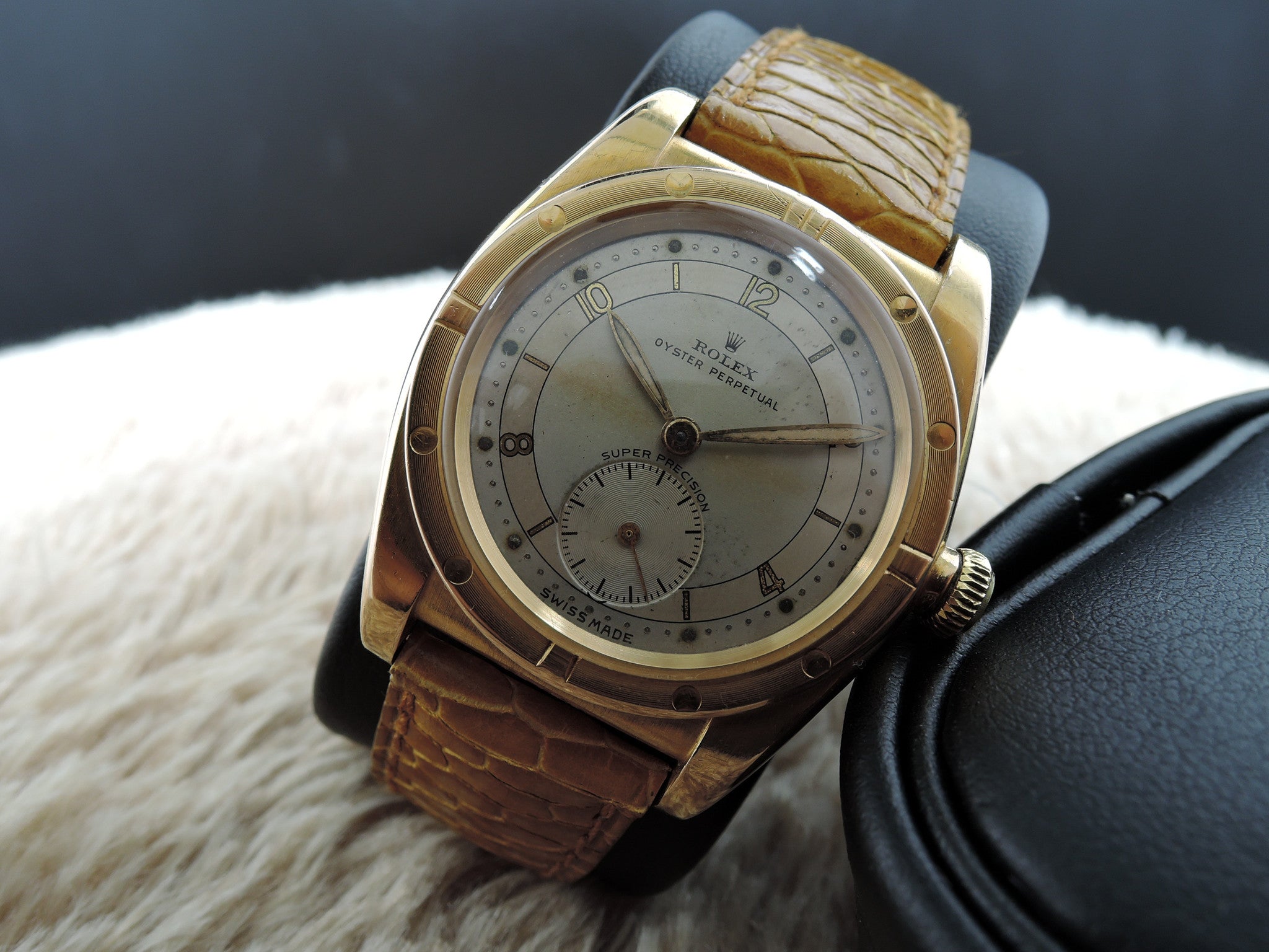 1945 Rolex BUBBLEBACK 3372 18k Yellow Gold with 2-4-8-10-12 Arabic Dial ...