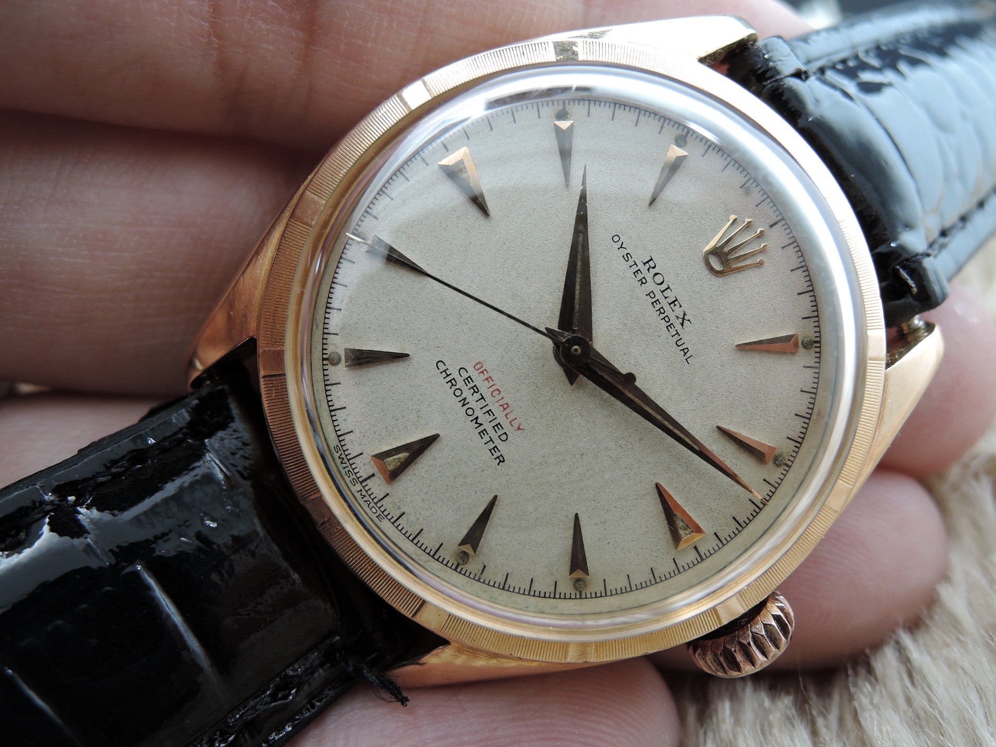 1952 Rolex SEMI BUBBLEBACK 6085 18K ROSE Gold with Red 