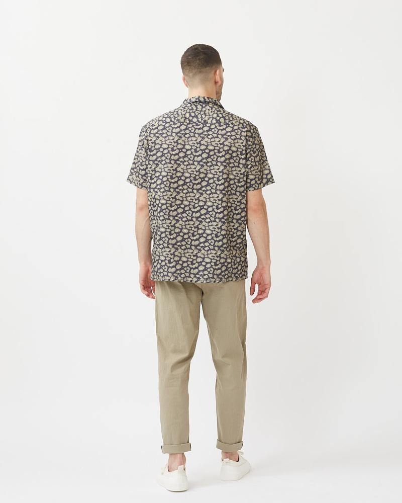 
                  
                    Load image into Gallery viewer, emanuel short sleeved shirt 9035 - minimum all rights reserved
                  
                