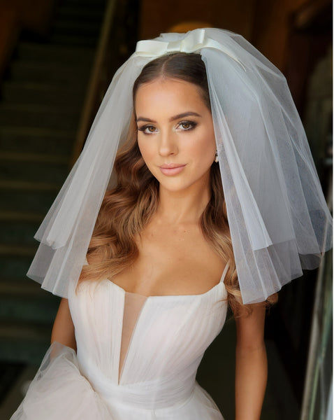 90's bridal fashion - short veils - The Ariana - see more details here