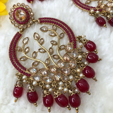 Load image into Gallery viewer, Polki Earrings With Tikka
