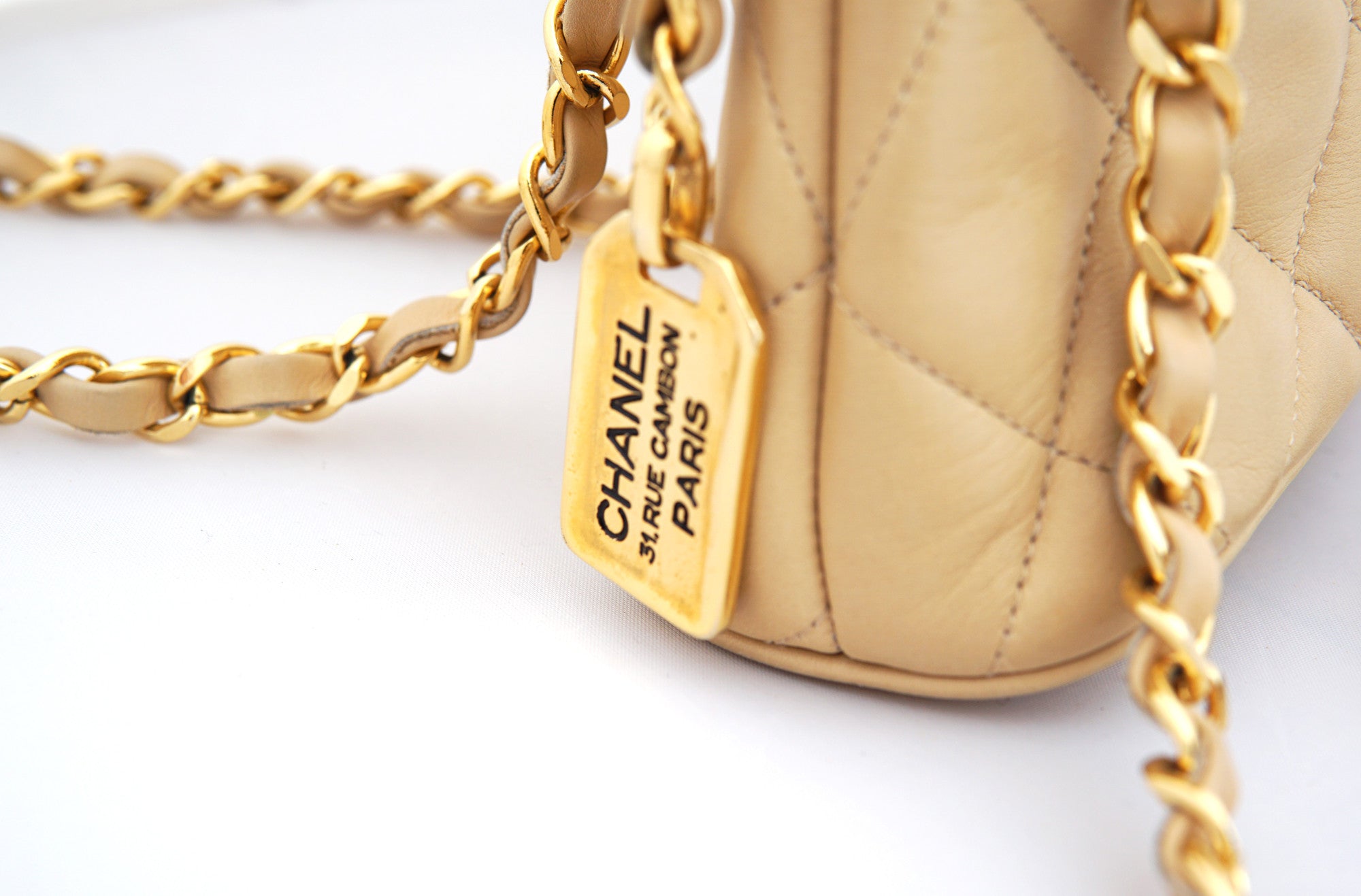 chanel vintage tote chain